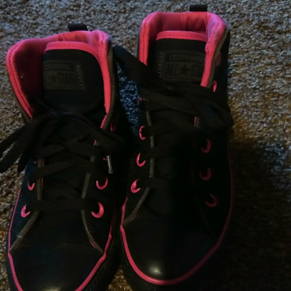 Girls converse us 3 excellent condition